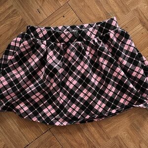 Basic Editions Pink and Black Plaid Skater Skirt (NEVER WORN)
